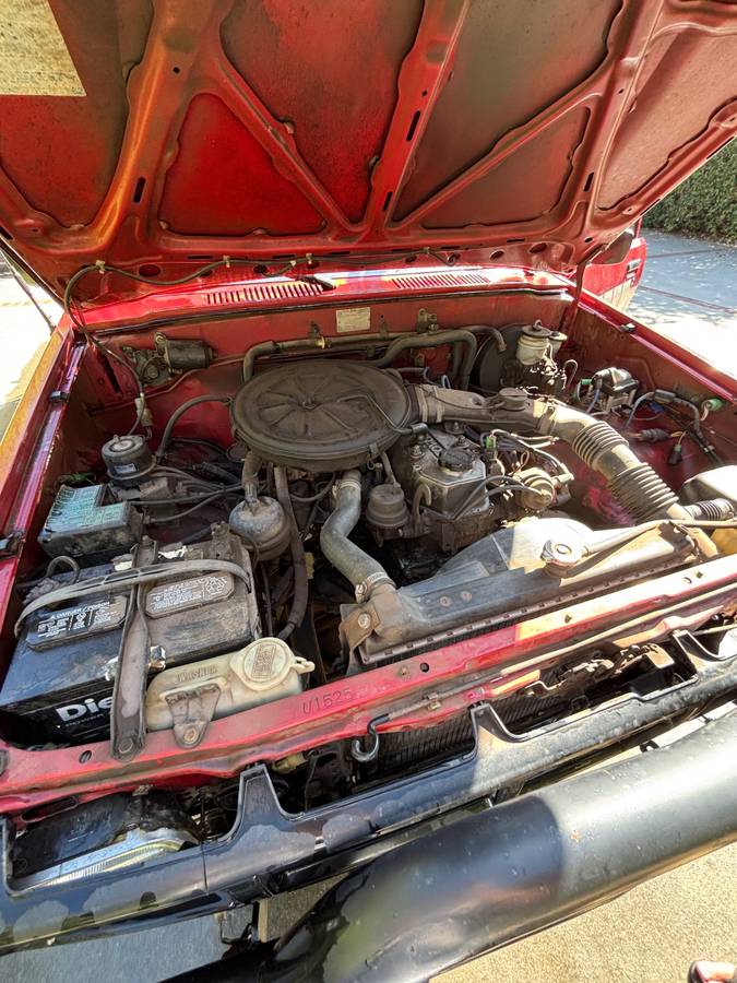 Toyota-pickup-4x4-1985-red-2