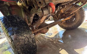 Toyota-pickup-4x4-1985-red-3