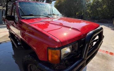 Toyota-pickup-4x4-1985-red-4