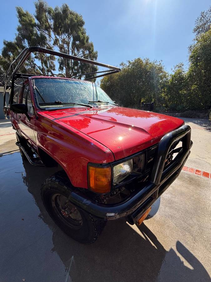 Toyota-pickup-4x4-1985-red-4