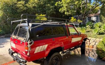 Toyota-pickup-4x4-1985-red-5