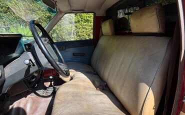 Toyota-pickup-4x4-1985-red-6