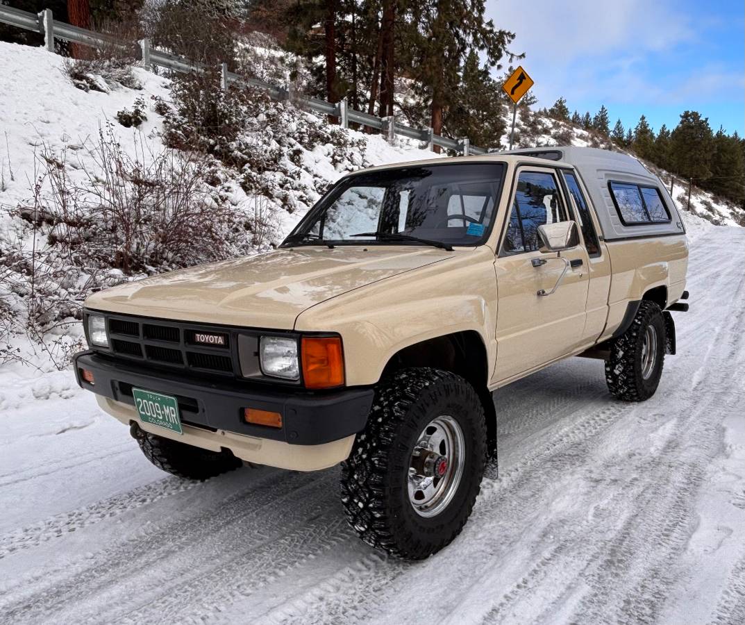 Toyota-pickup-4x4-1985