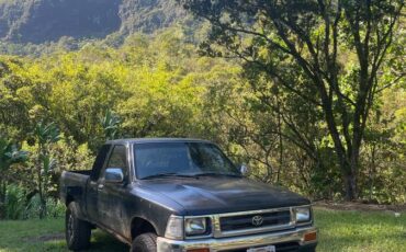 Toyota-pickup-4x4-1990-black-1