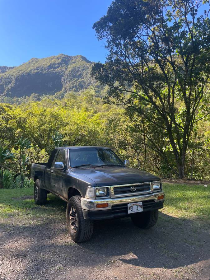 Toyota-pickup-4x4-1990-black-1