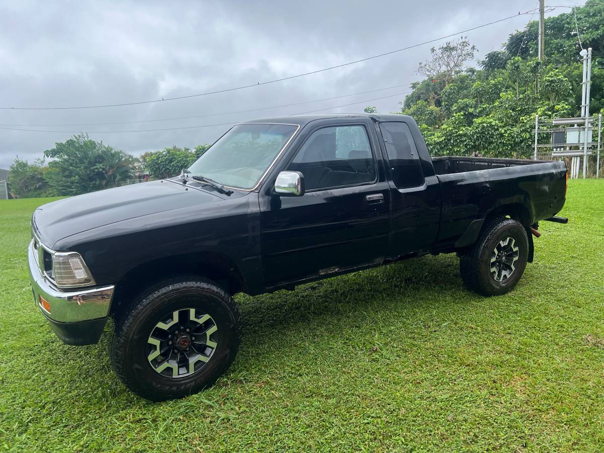 Toyota-pickup-4x4-1990-black-2