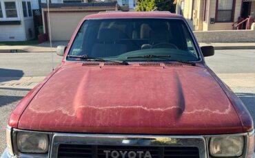 Toyota-pickup-4x4-1991-red-1
