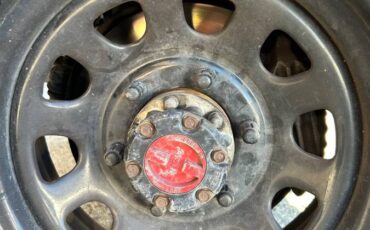 Toyota-pickup-4x4-1991-red-3