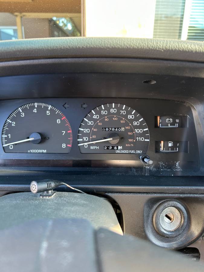 Toyota-pickup-4x4-1991-red-8