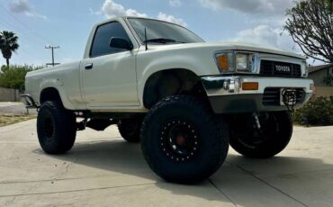 Toyota-pickup-4x4-1991-white