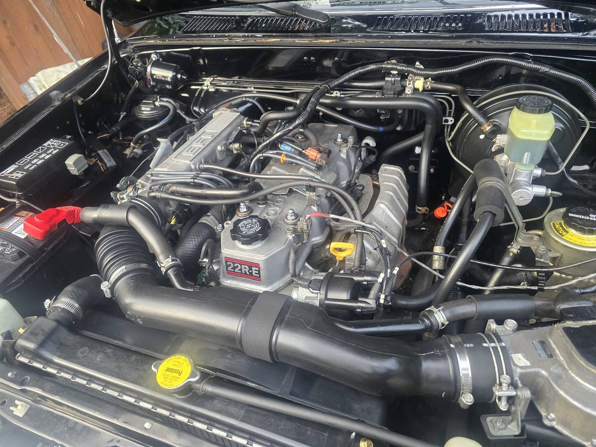 Toyota-pickup-4x4-1993-black-7