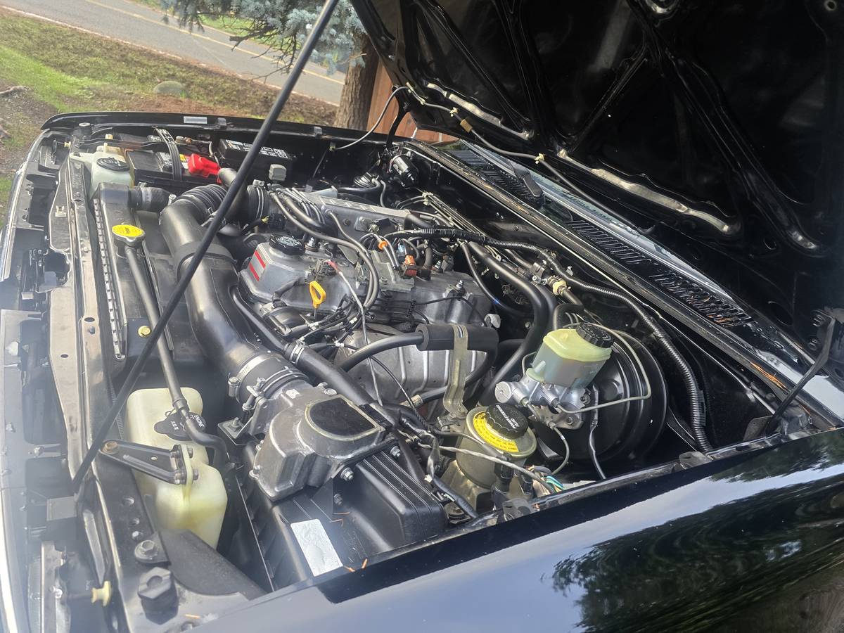 Toyota-pickup-4x4-1993-black-9