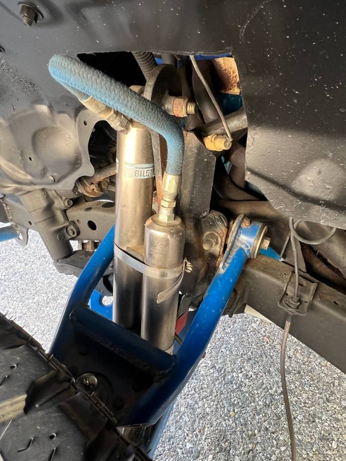 Toyota-pickup-custom-1985-11