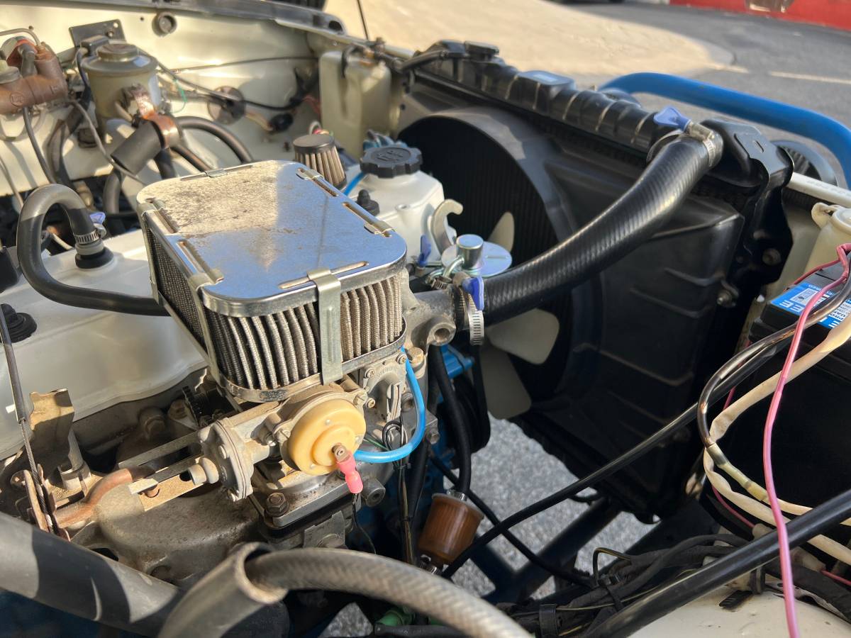 Toyota-pickup-custom-1985-15