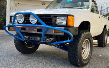 Toyota-pickup-custom-1985