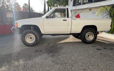 Toyota-pickup-custom-1985-5