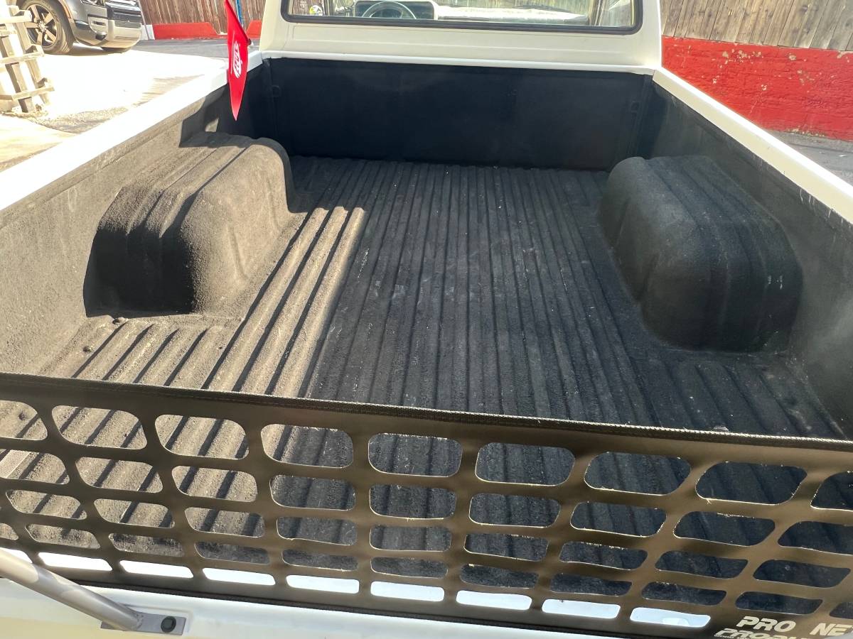 Toyota-pickup-custom-1985-8