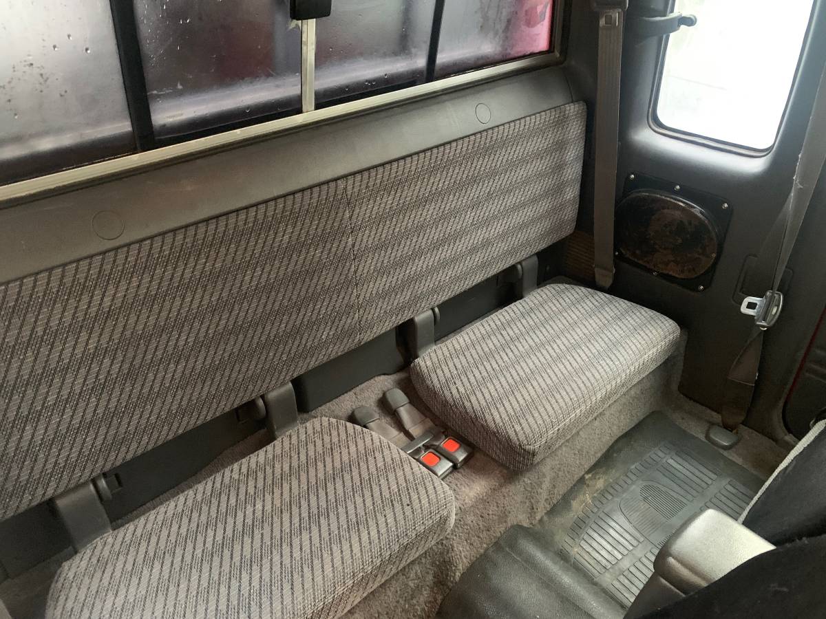 Toyota-pickup-extended-cab-1989-red-4