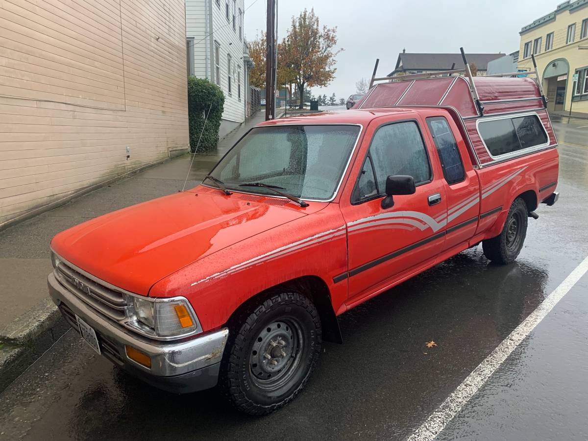 Toyota-pickup-extended-cab-1989-red-9