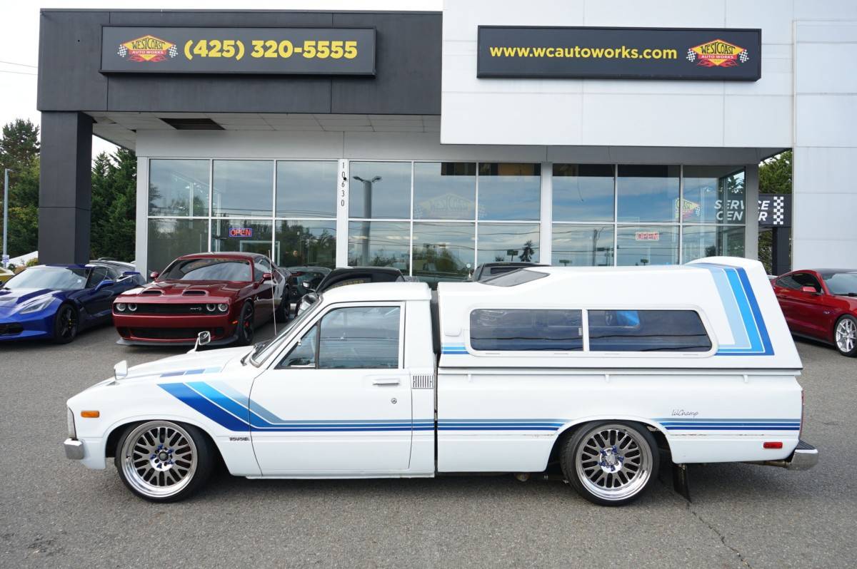 Toyota-pickup-sr5-1981-white-1