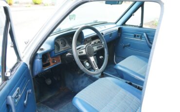 Toyota-pickup-sr5-1981-white-10