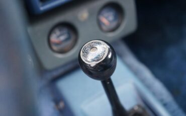 Toyota-pickup-sr5-1981-white-14