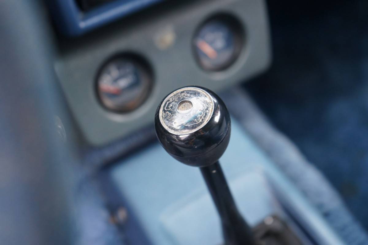 Toyota-pickup-sr5-1981-white-14