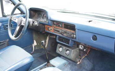 Toyota-pickup-sr5-1981-white-16