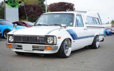 Toyota-pickup-sr5-1981-white