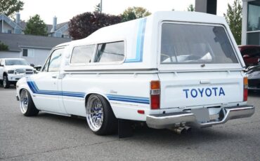 Toyota-pickup-sr5-1981-white-2