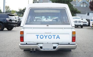 Toyota-pickup-sr5-1981-white-3
