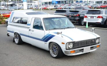 Toyota-pickup-sr5-1981-white-4