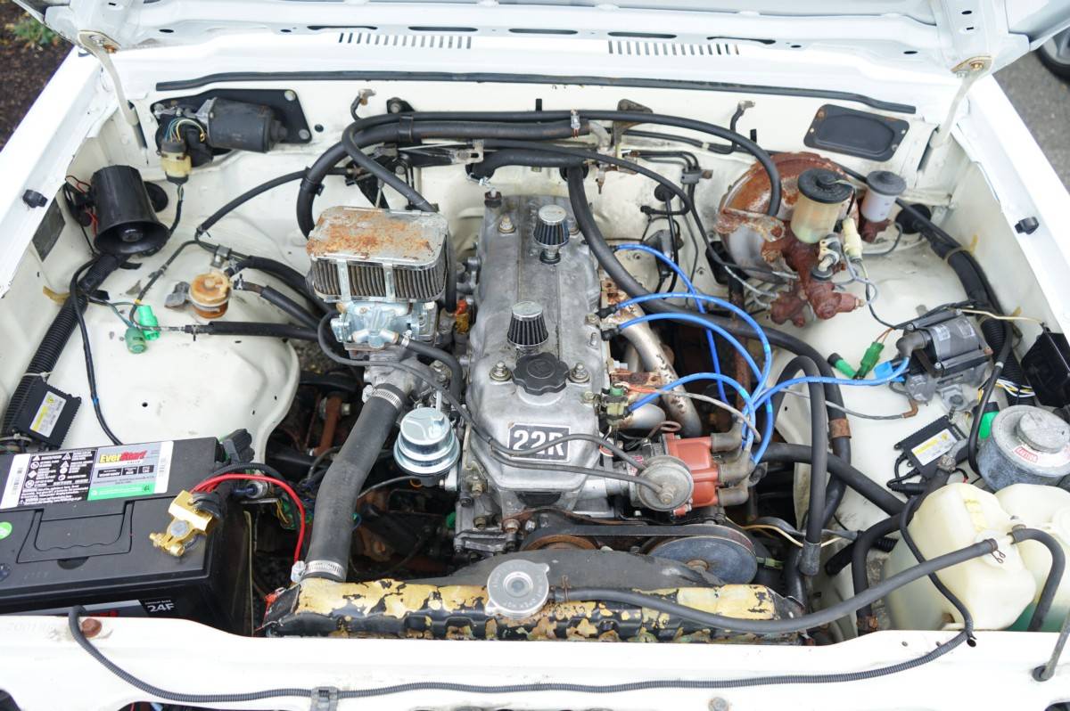 Toyota-pickup-sr5-1981-white-8