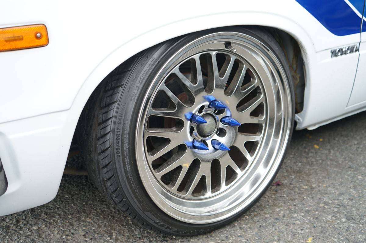 Toyota-pickup-sr5-1981-white-9