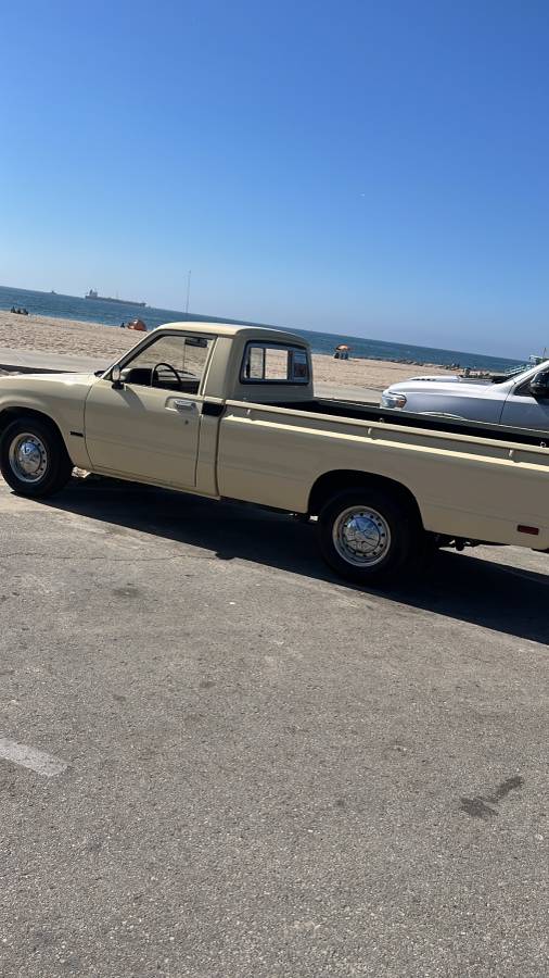 Toyota-pickup-truck-1979
