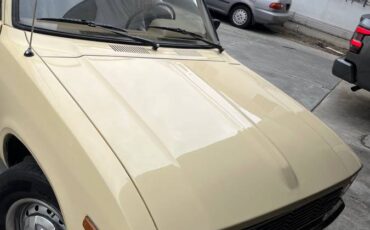 Toyota-pickup-truck-1979-2