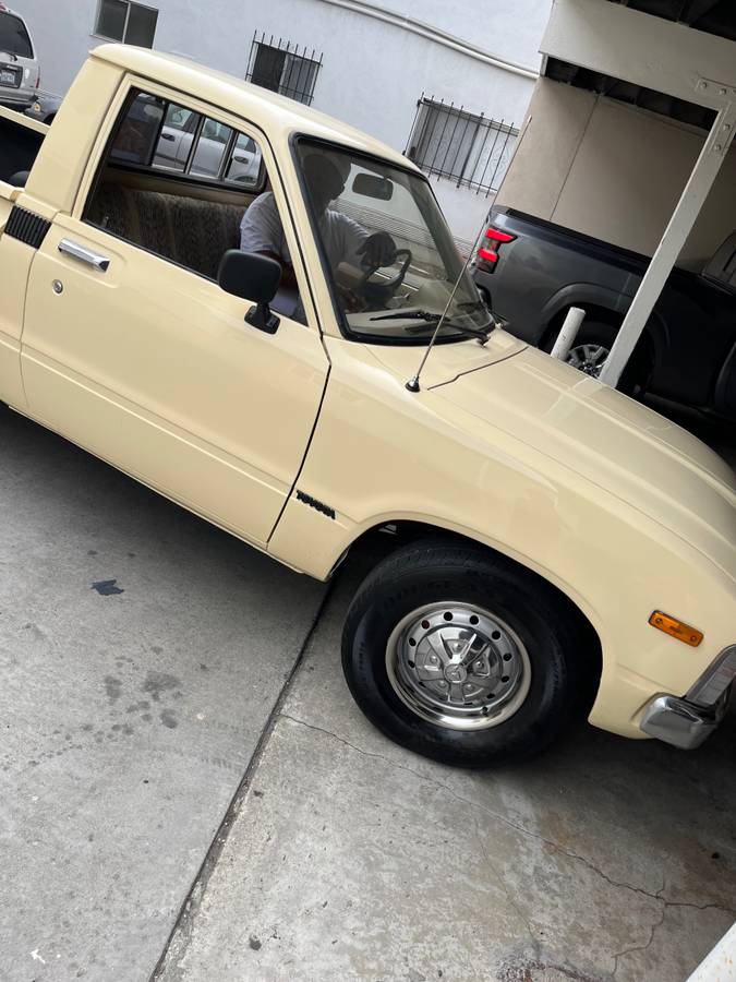 Toyota-pickup-truck-1979-4