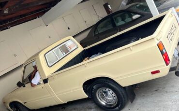 Toyota-pickup-truck-1979-5