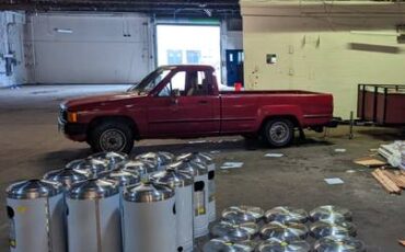 Toyota-pickup-truck-1984-red-2