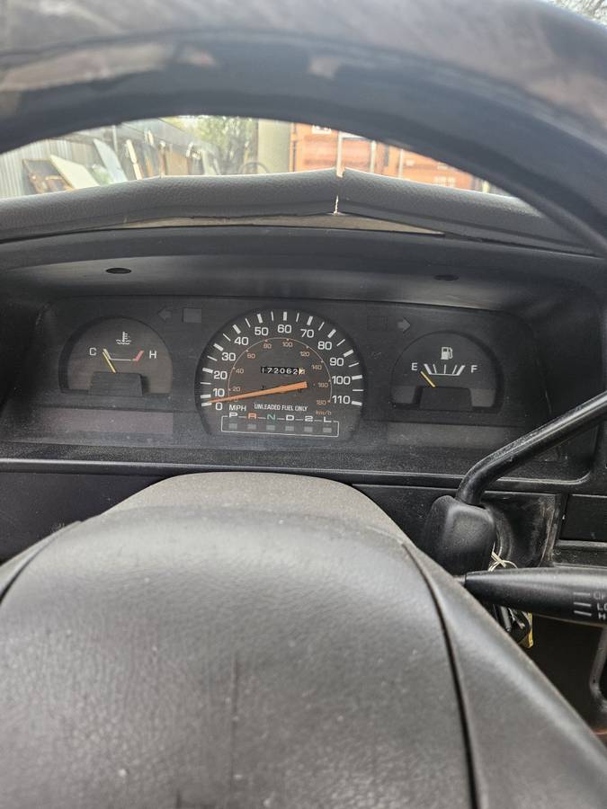 Toyota-pickup-truck-1985-red-5