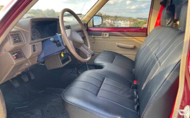 Toyota-pickup-truck-1988-custom-2