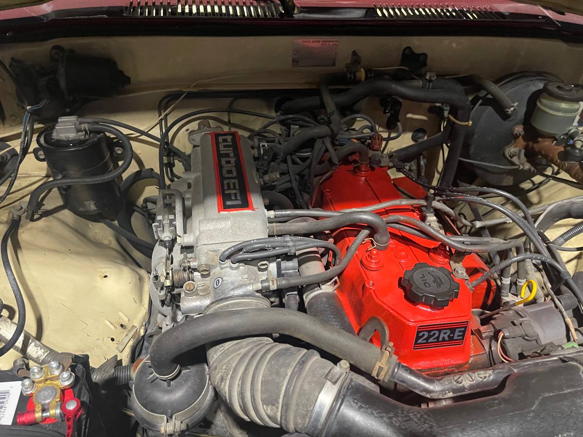 Toyota-pickup-truck-1988-custom-20