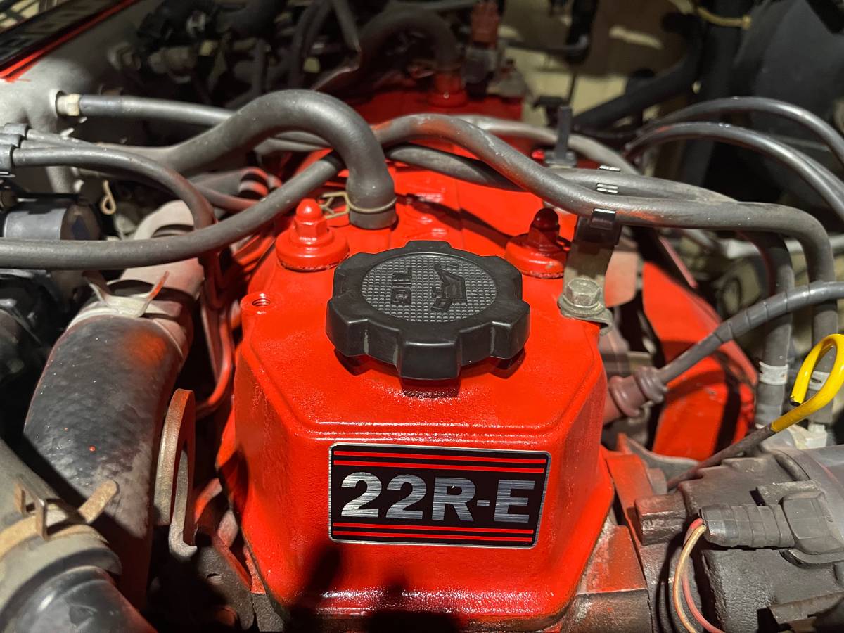 Toyota-pickup-truck-1988-custom-21