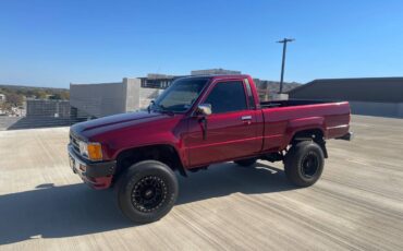 Toyota-pickup-truck-1988-custom