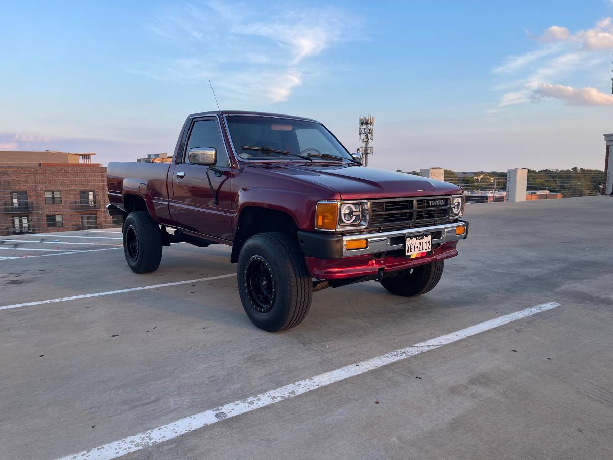 Toyota-pickup-truck-1988-custom-5