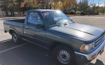 Toyota-pickup-truck-1991-grey-1