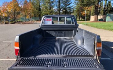 Toyota-pickup-truck-1991-grey-2