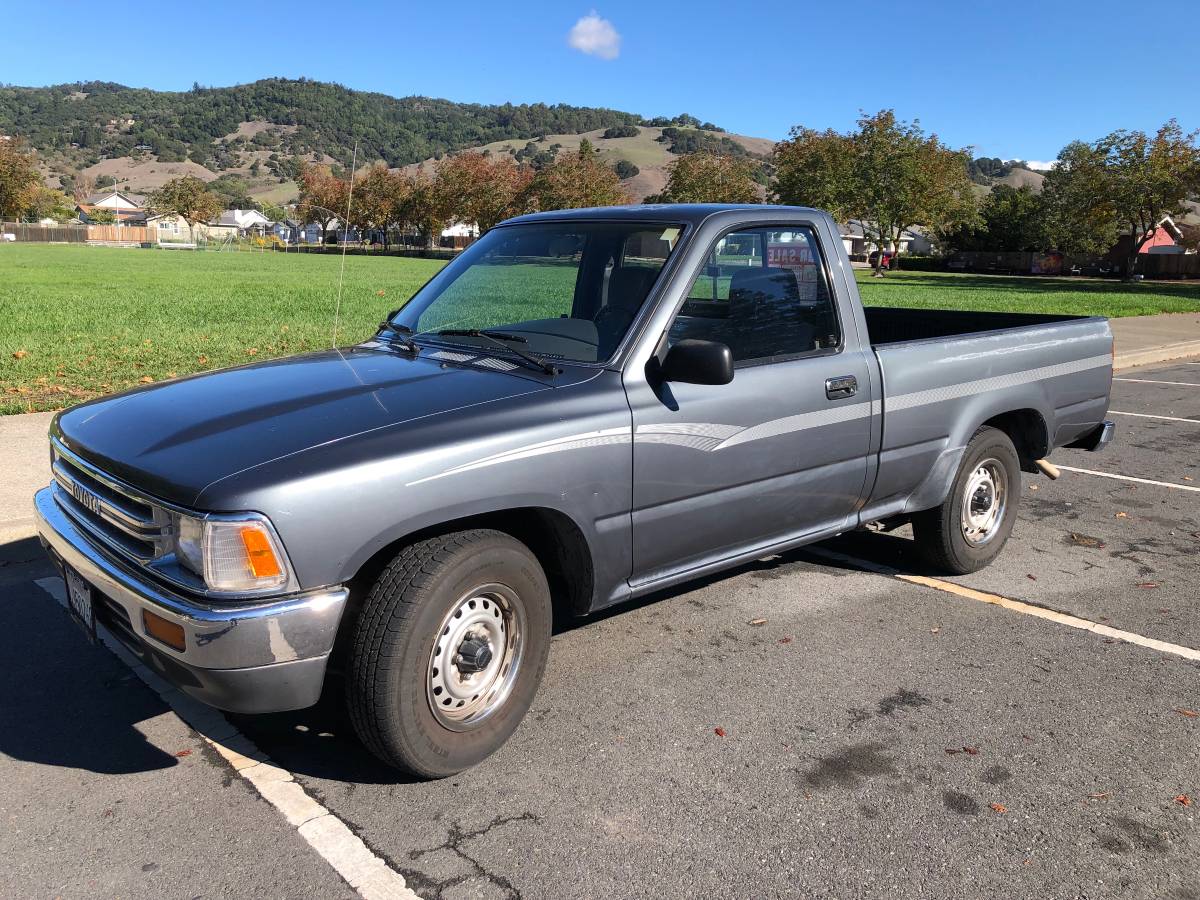 Toyota-pickup-truck-1991-grey