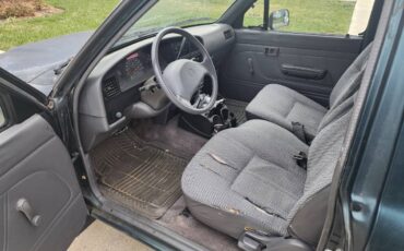 Toyota-pickup-truck-1994-2