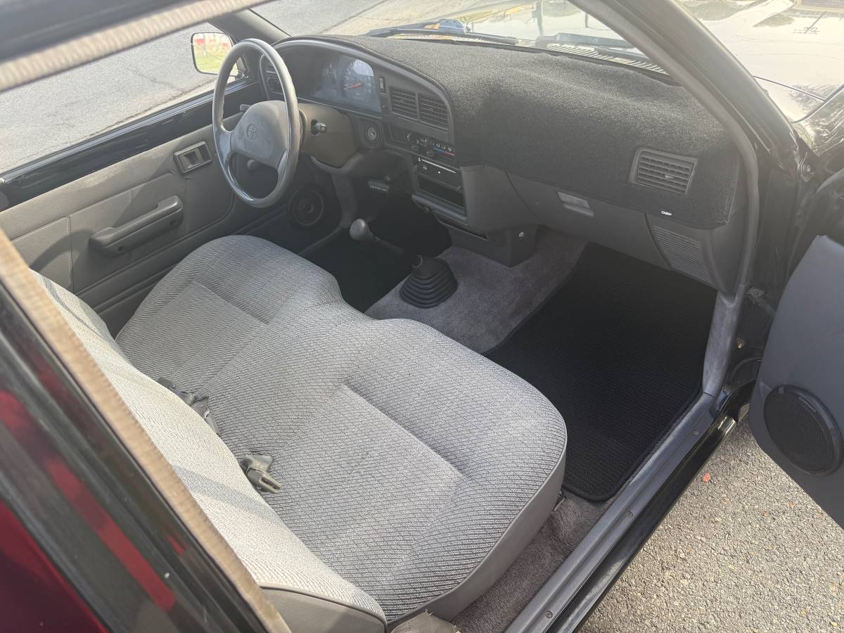 Toyota-pickup-truck-1995-12